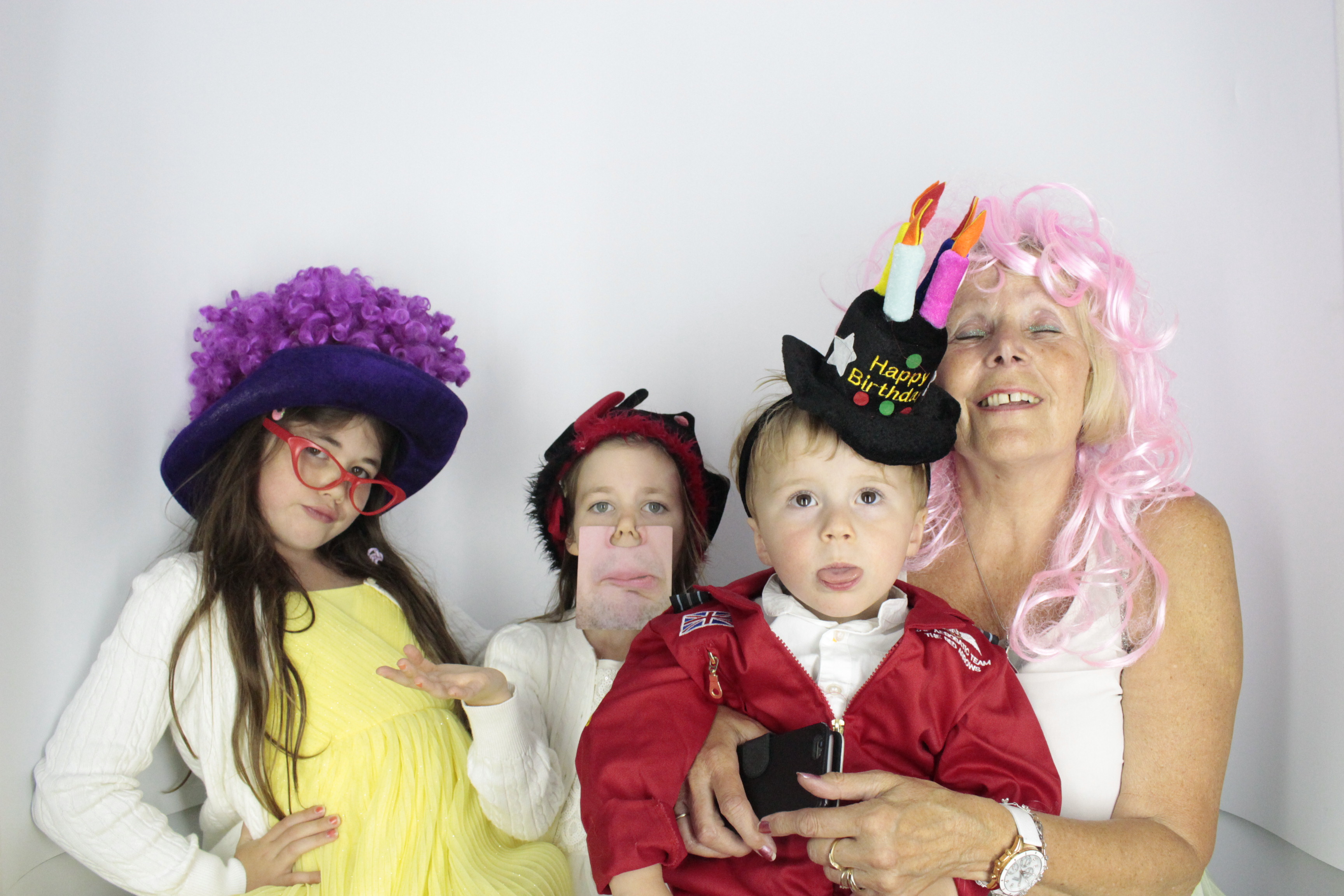 Nadine 40th Birthday  | View more photos from the event at gallery.myphotoboothexperience.co.uk/u/MyPhotoBoothExperienceLtd/Nadine-40th-Birthday